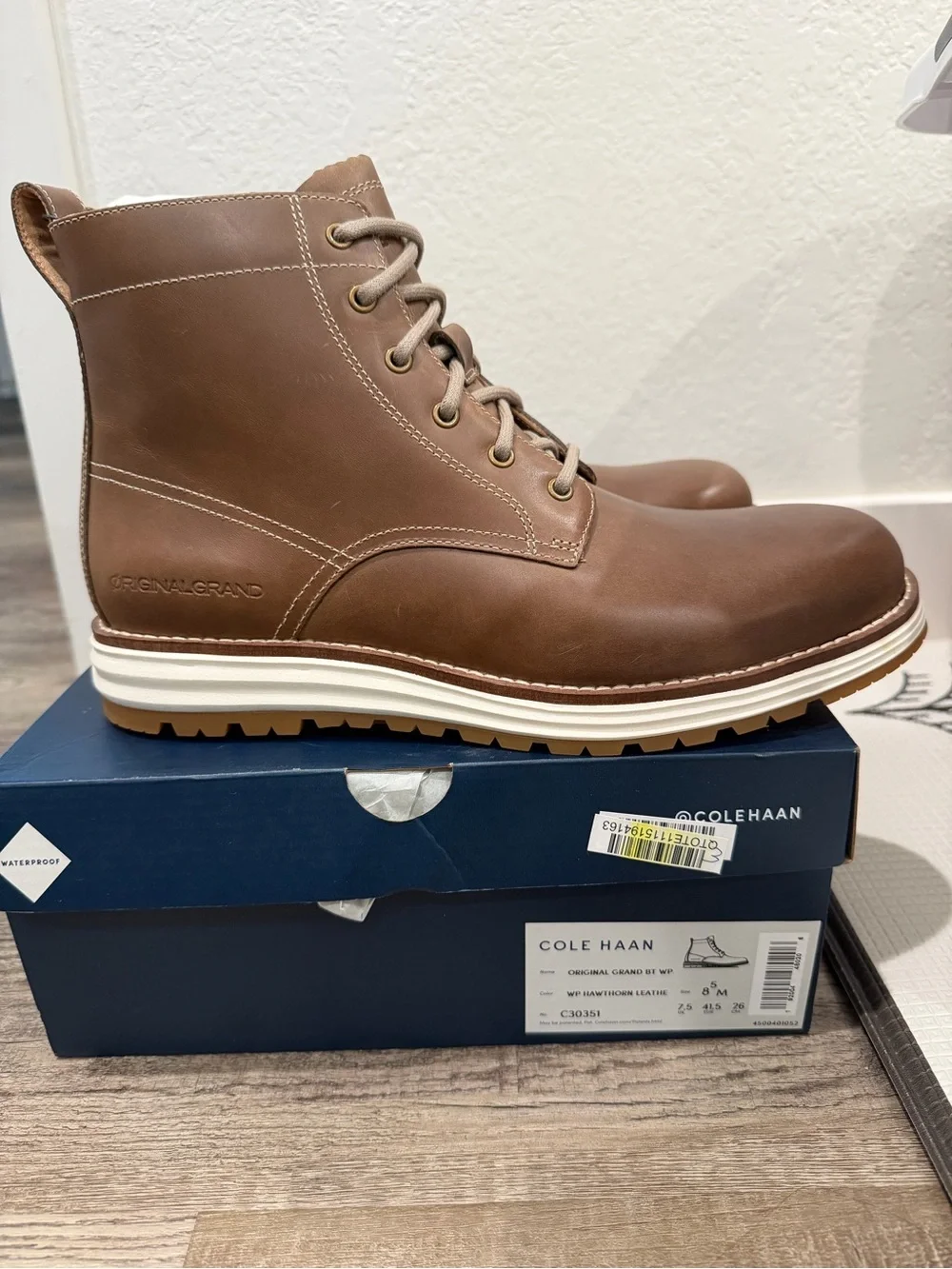 NIB Cole Haan Leather Waterproof Boots in Mens Size 8.5